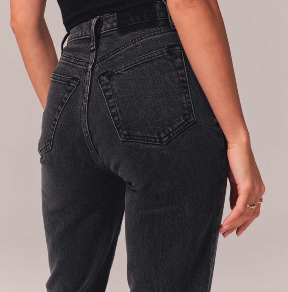 ABERCROMBIE AND FITCH Ultra High Rise 90s Straight Jean Curve Love Short - Picture 3 of 9